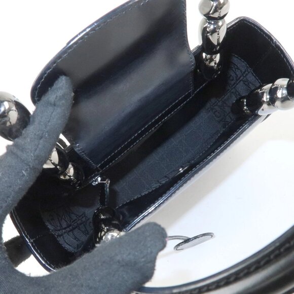 ❤️Authentic Christian Dior Enamel Leather Maris Pearl Hand Bag❤️ - Picture 15 of 16